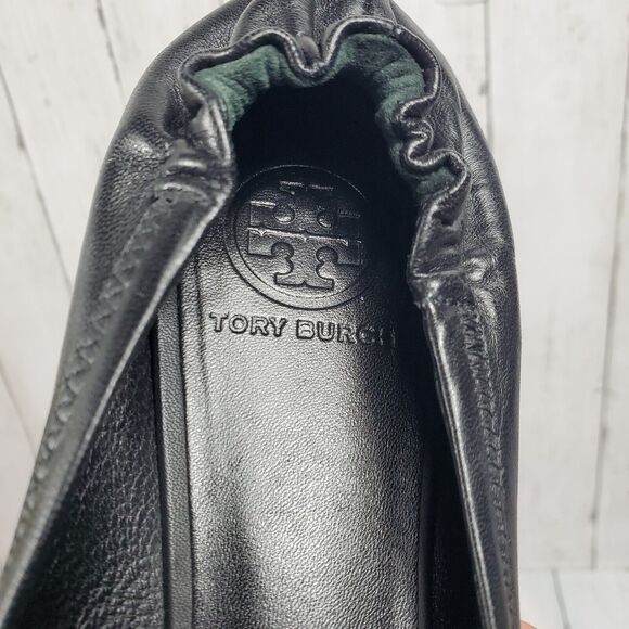 Tory Burch Reva Ballet Flats Size 7 M Black Leather Gold Metallic Logo Comfy GUC - Picture 9 of 13